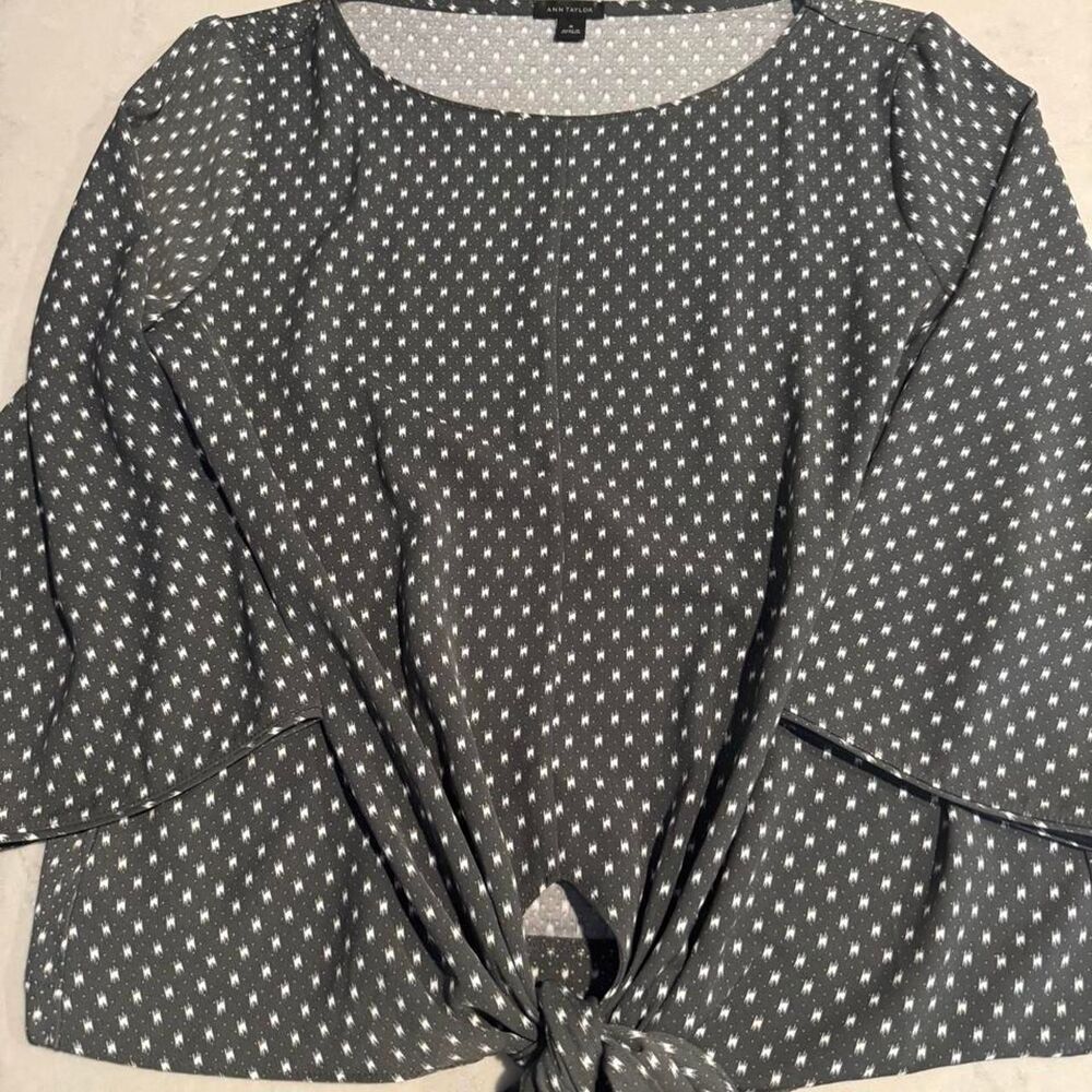 Ann-taylor Women's Black and Grey Blouse
